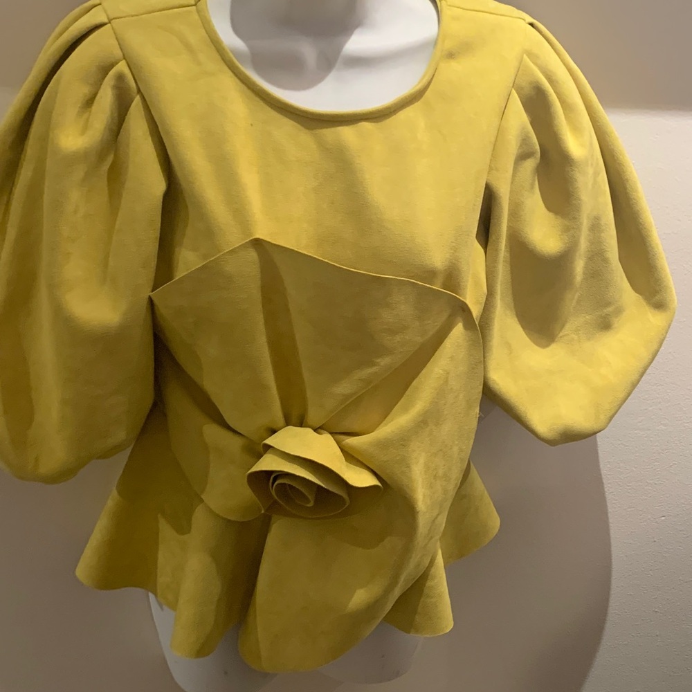 Sculpted Yellow Puff-Sleeve Peplum Top with Rosette Accent